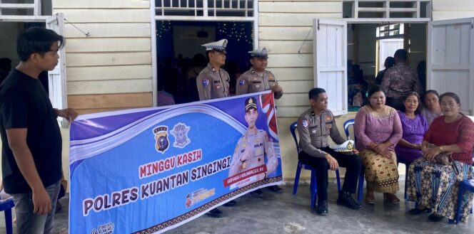 
					Sat Lantas Polres Kuansing Laksanakan Giat Minggu Kasih di Gereja GSPDI Filadelfia Kebun Nanas
