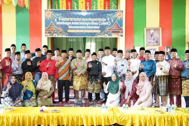
					Halal bi Halal Camat Mandau Bersama Rombongan di Kecamatan Mandau