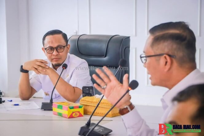 
					Wali Kota Pertanyakan Penurunan Target Pajak Reklame Tahun Ini