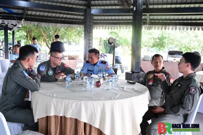 
					Momen Non Formal,Komandan Lanud Roesmin Nurjadin, Marsma TNI Abdul Haris,Hadir dalam Acara Ice Breker