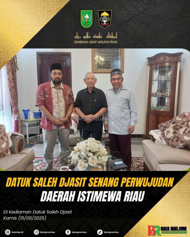 
					Gubernur Riau Pada Masanya, Saleh Djasit Merasa Senang dan Bangga Atas perjuangan LAMR untuk status Daerah Istimewa Riau 