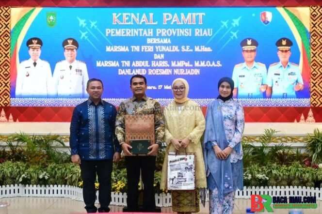 
					Gubri Abdul Wahid Nilai Sosok Feri Yunaldi sebagai Pemimpin Rendah Hati di acara Kenal pamit 