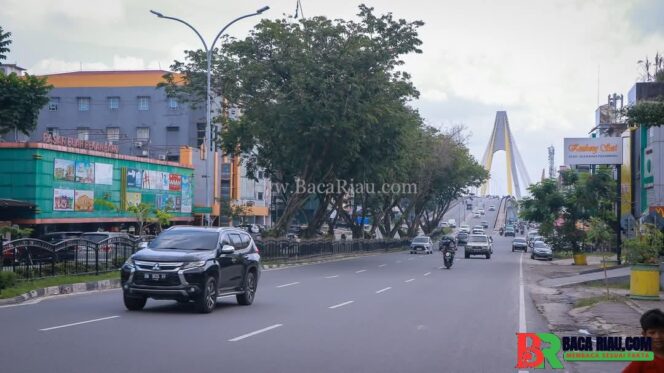 
					Penertiban Reklame Tuntas, Sudirman Pekanbaru Sudah Rapi dan Bersih