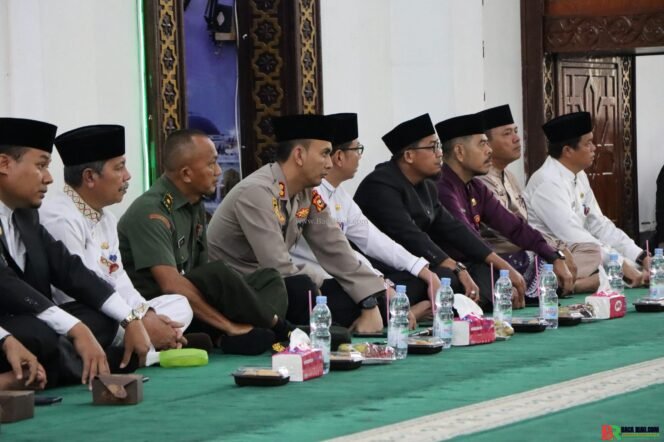 
					Polres Kuansing Amankan Pemberangkatan 236 Calon Jamaah Haji