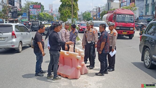 
					Uji Coba Penutupan Dua U-Turn di Jalan Nangka Pekanbaru Dimulai Jumat, 9 Mei 2025