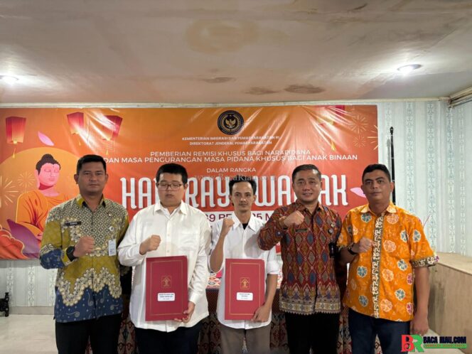 
					Lapas Pekanbaru Beri Remisi Kepada 13 Warga Binaan Beragama Buddha di momen Bahagia Waisak 