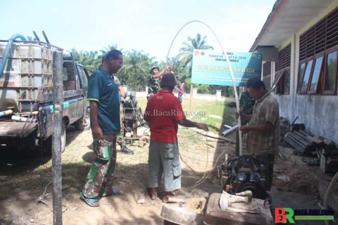 
					Warga sangat Sumringah sekali atas Pembuatan Sumur Bor di SDN 49 Mandau Berhasil Temukan Mata Air