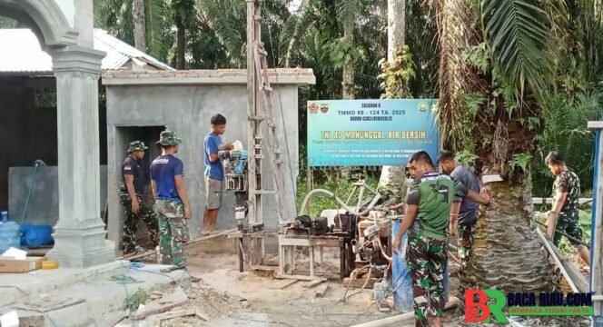 
					Pemboran Sumur Bor di Musholla Al-Fattah Berhasil Temukan Sumber Air Bersih nan Melimpah