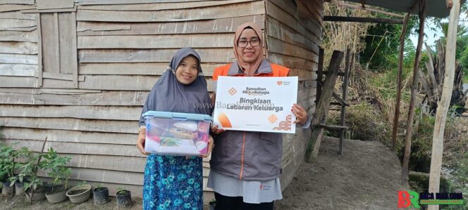 
					Rumah Zakat Salurkan 25 Paket Bingkisan Lebaran Keluarga Pasca-Idulfitri di Riau