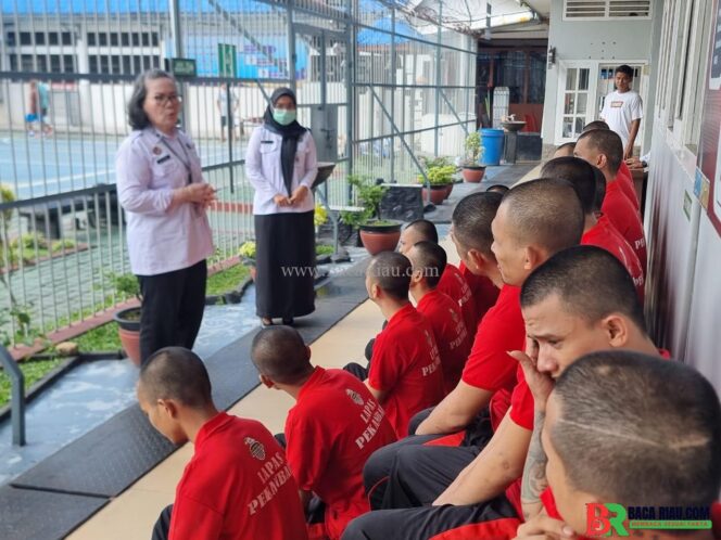 
					Tim Medis Lapas Kelas IIA Pekanbaru Gelar Penyuluhan dan Pemeriksaan VCT serta Viral Load bagi WBP Baru