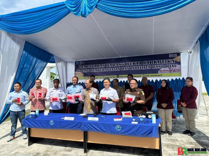 
					Wujud Sinergitas dengan APH, Kepala Lapas Pekanbaru Hadiri Pemusnahan Barang Bukti dengan BNN Provinsi Riau