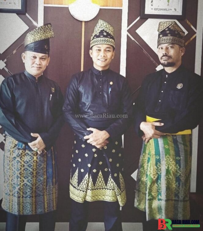 
					Tiga Panglima dari Bumi Lancang Kuning, mendukung Penuh Daerah Istimewa Riau 