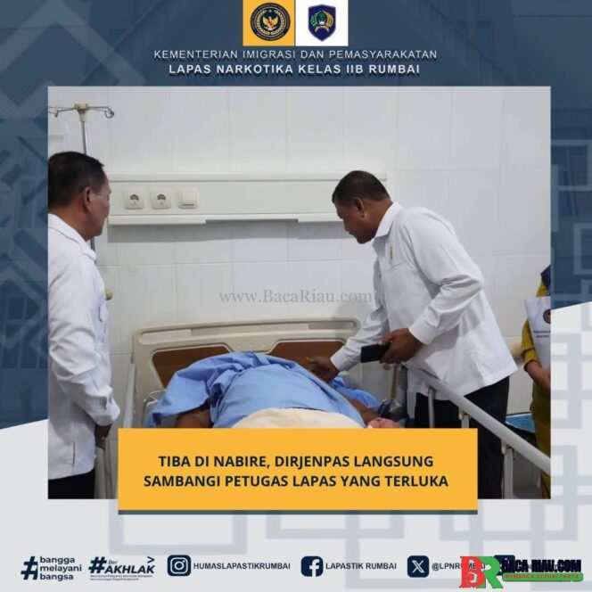 
					Dirjenpas Langsung Sambangi Petugas Lapas Yang Terluka saat Tiba Di Nabire