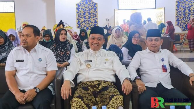 
					Wawako Buka Kegiatan Penyuluhan Anti-Narkoba dan Pemeriksaan Kesehatan Gratis Sempena HUT ke-241 Pekanbaru