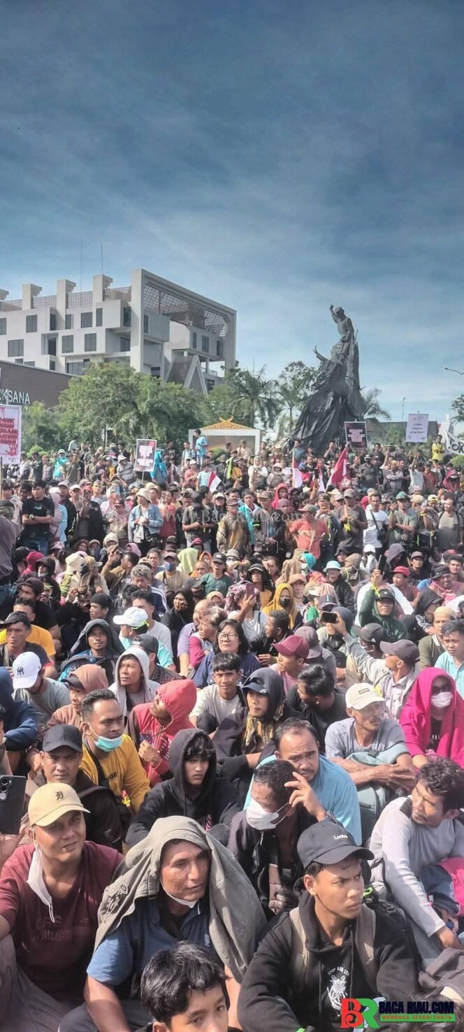
					Luar Biasa Turun Langsung Dalam Aksi Demo di Pekanbaru, Gubernur Riau Abdul Wahid, Bupati Pelalawan Zukri, Bupati Inhu Ade Agus Hartanto Serta Kapolda Riau