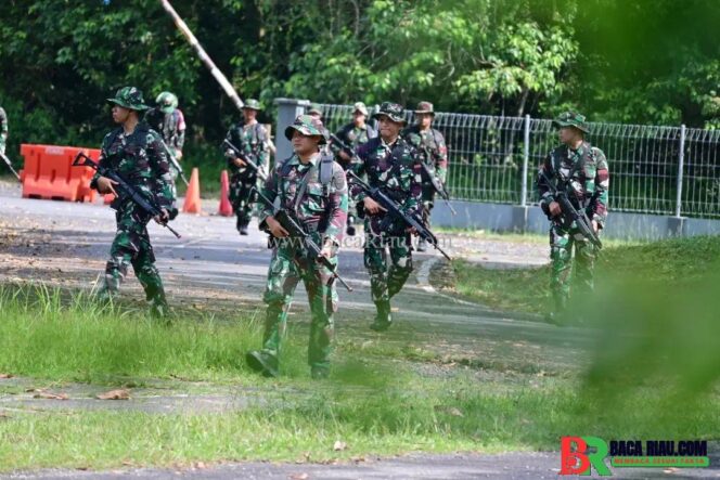 
					Lanud Roesmin Nurjadin Menggelar latihan pertahanan pangkalan Dengan skenario menghadapi kelompok Separatis Bersenjata
