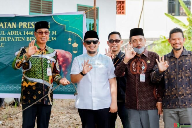 
					Penyerahan Bantuan Kemasyarakatan Presiden Berupa Sapi Qurban Untuk Masjid Besar Arafah Kecamatan Mandau Duri.Riau