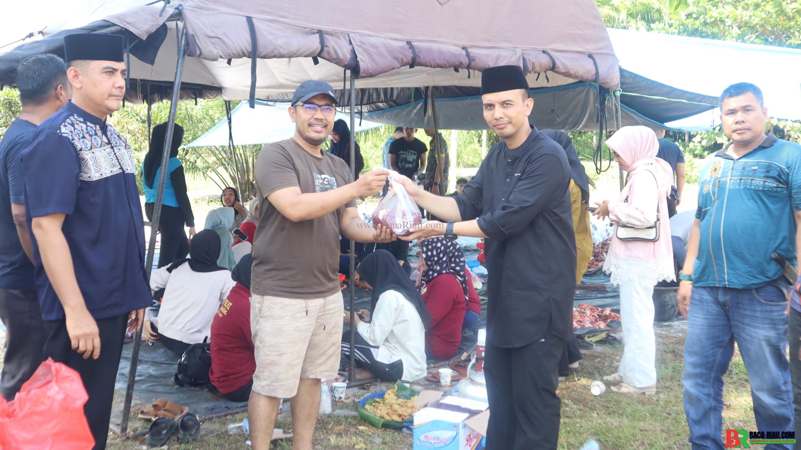 Kapolres Kuansing bagikan daging kurban kepada warga, sebanyak 6 Ekor Sapi Dalam Rangka Hari Raya Idul Adha 1446 H