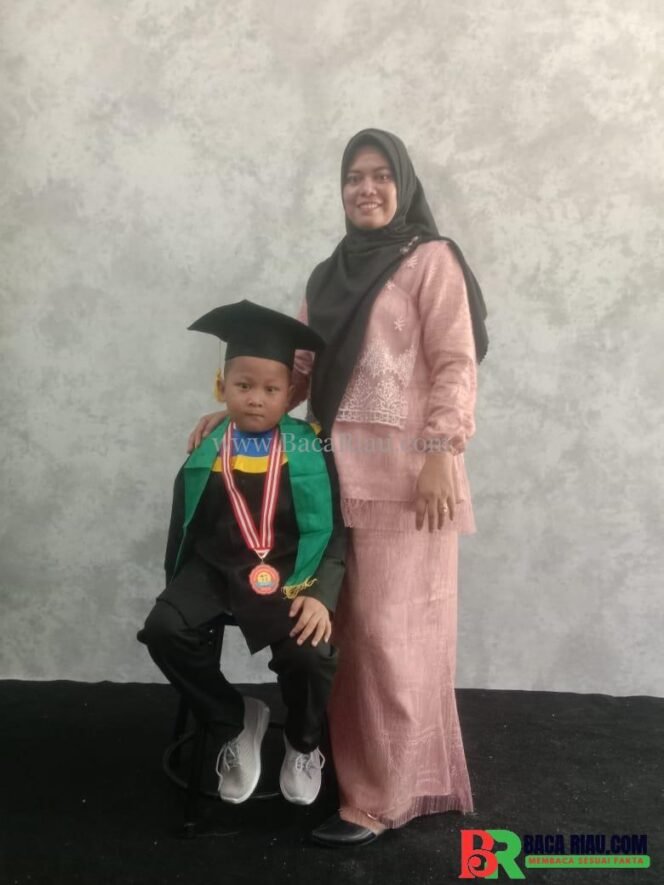 
					Langkah Kecil Menuju Masa Depan Cerah: M. Al Fharizy Setiawan Resmi Diwisuda dari TK Al-Kautsar