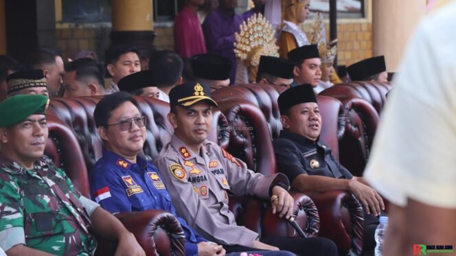 
					Pacu Jalur Rayon I Cerenti 2025 Resmi Dibuka, Kapolres Kuansing Ajak Masyarakat Junjung Sportivitas dan Keamanan