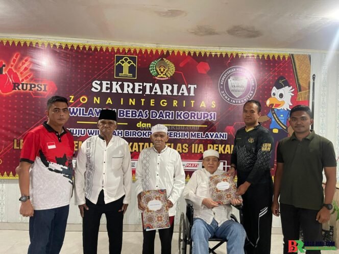 
					Lapas Pekanbaru Berikan Remisi Kepada 4 Orang Warga Binaan Lansia di Atas 70 Tahun