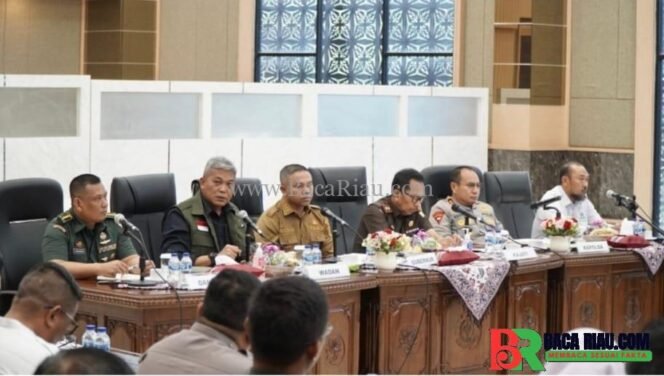 
					Tim Satgas PKH Beserta Forkopimda Riau lakukan Rapat Tindak Lanjut Penguasaan Kembali Lahan TNTN Seluas 81.793 Ha 