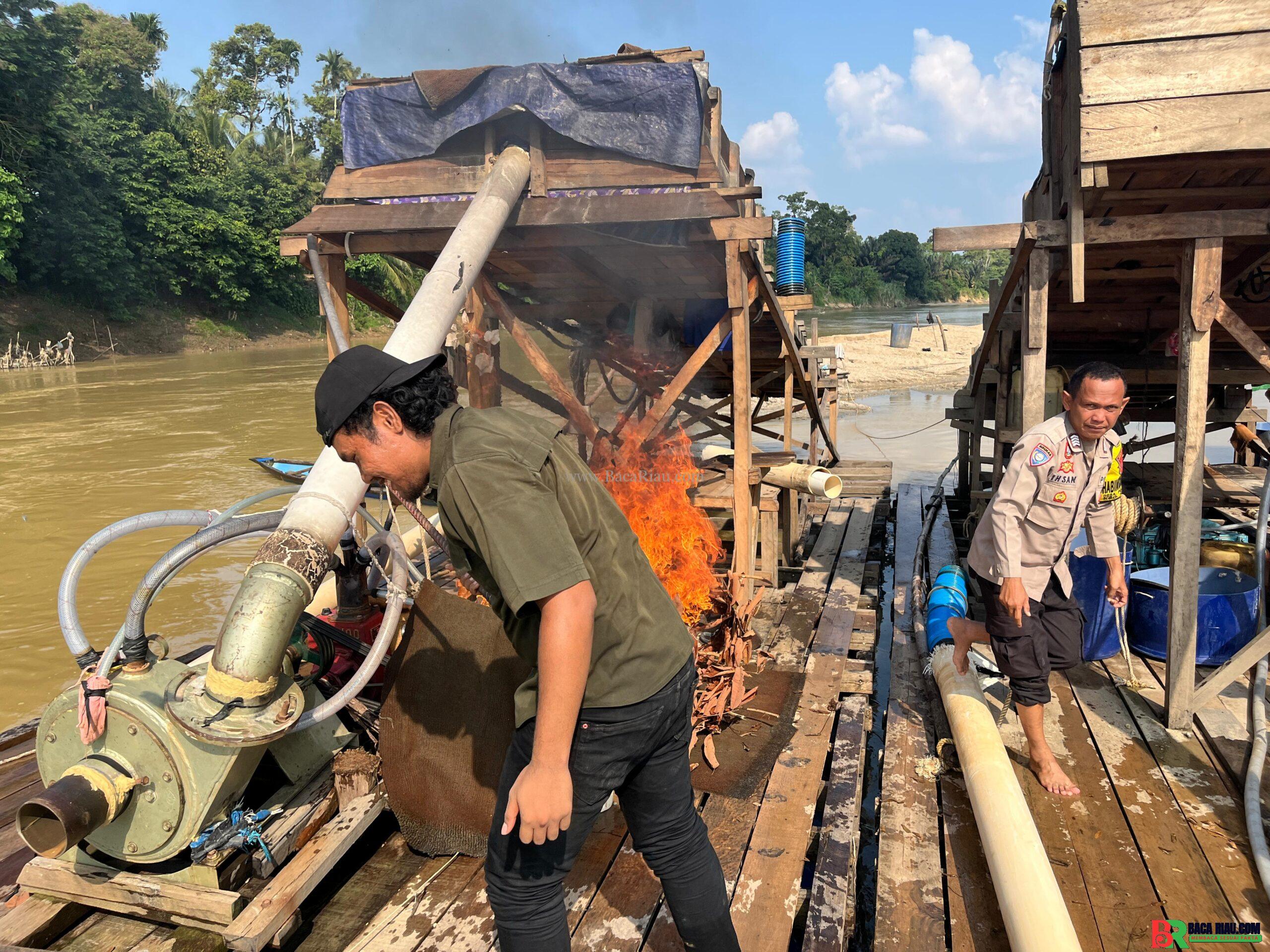 Tegas! Polsek Cerenti Bakar 10 Rakit PETI di Tiga Desa Kecamatan Cerenti