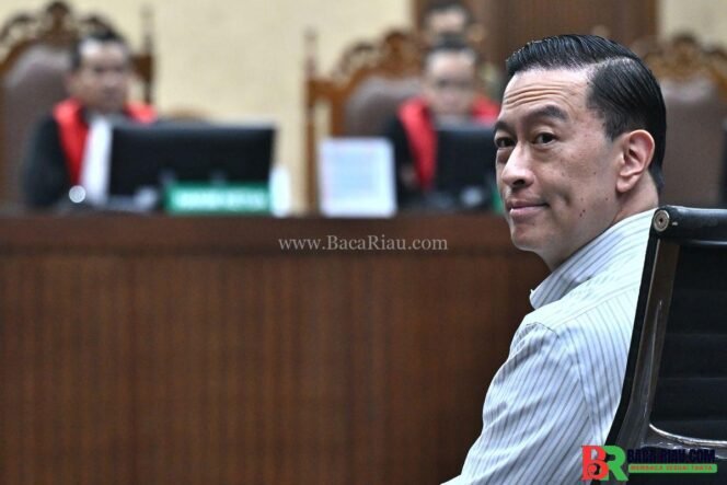 
					Divonis 4,5 Tahun, Tom Lembong Ajukan Banding: “Satu Hari Pun Saya Akan Lawan”