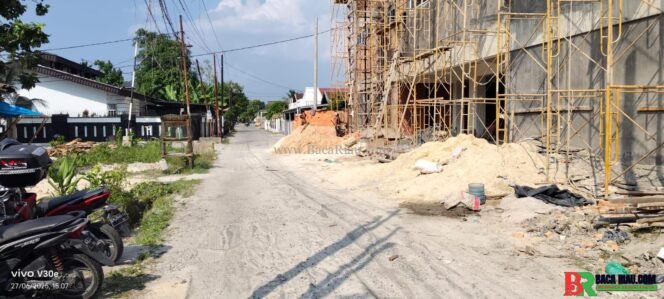 
					Diduga Bangunan 80% Berdiri Tanpa Izin, Satpol PP Pekanbaru Bungkam? Ada Apa di Jalan Kayu Manis?