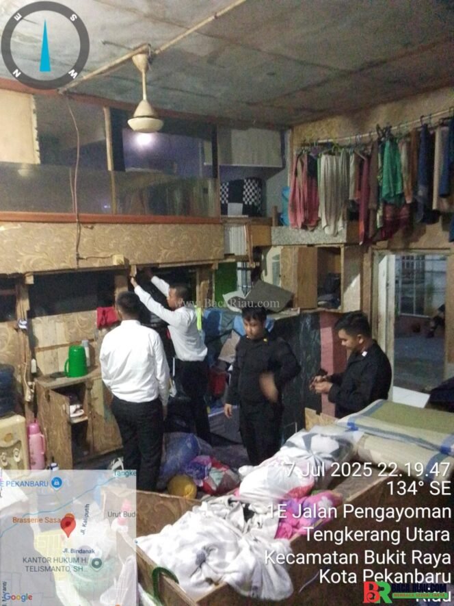 
					Langsung Praktek di Lapangan, CPNS Lapas Pekanbaru Mulai Dilibatkan Dalam Razia Kamar Hunian Warga Binaan