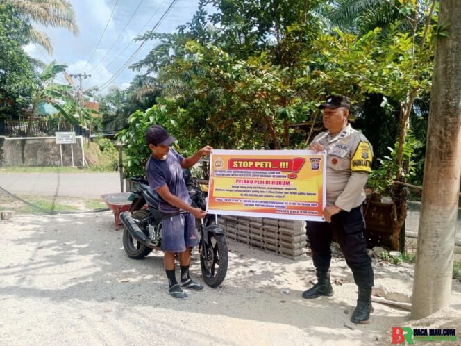 
					Polsek Hulu Kuantan Melaksanakan Sosialisasi Maklumat Kapolres Tentang Larangan Aktivitas PETI di Desa Sampurago