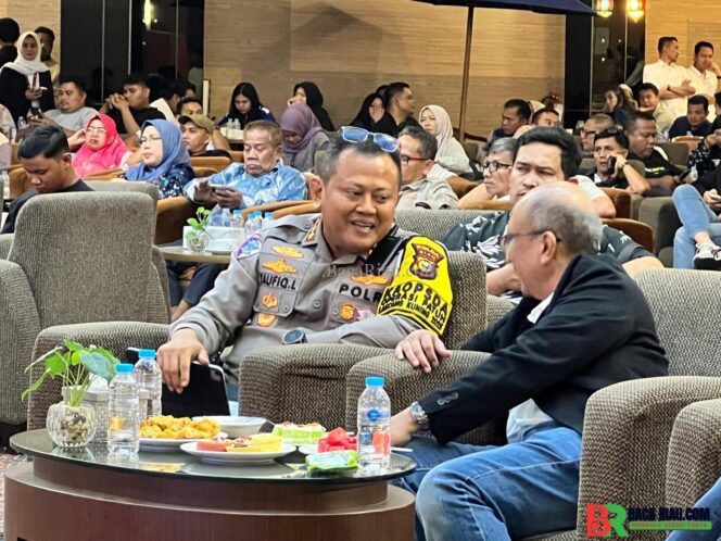 
					Dirlantas Polda Riau Paparkan Edukasi Keselamatan Lalu Lintas dalam Fleet Gathering Agung Toyota Riau