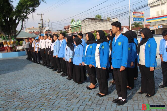 
					Apel Pagi, Pemimpin Apel Himbau Untuk Tetap Semangat Dalam Bertugas