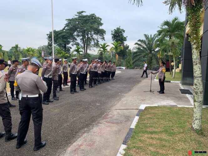 
					Polres Kuansing Melaksanakan Apel Operasi Patuh Lancang Kuning 2025, Tekankan Pendekatan Humanis