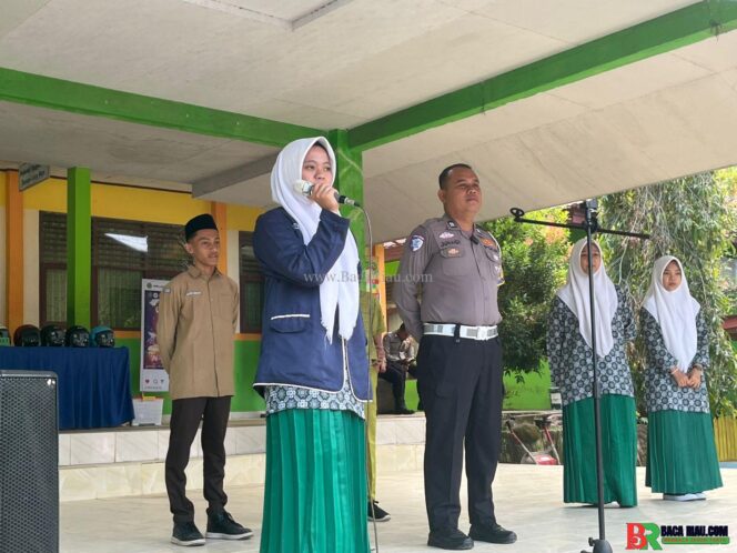
					Kanit Kamsel Satlantas Polres Kampar Edukasi Keselamatan Berlalu Lintas di MAN 1 Kuok!