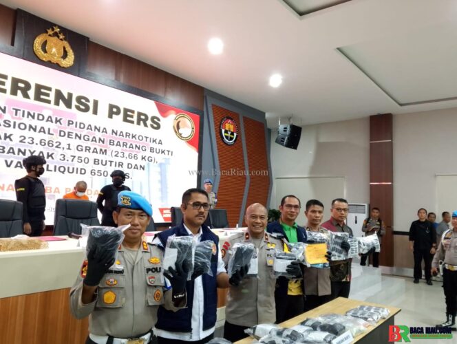 
					‎Polda Riau Gagalkan Jaringan Narkoba Internasional, Pelaku Ditangkap saat Hendak Lamar Calon Istri