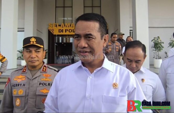 
					Mentan Apresiasi Kapolda Riau Bongkar Praktek Beras Oplos