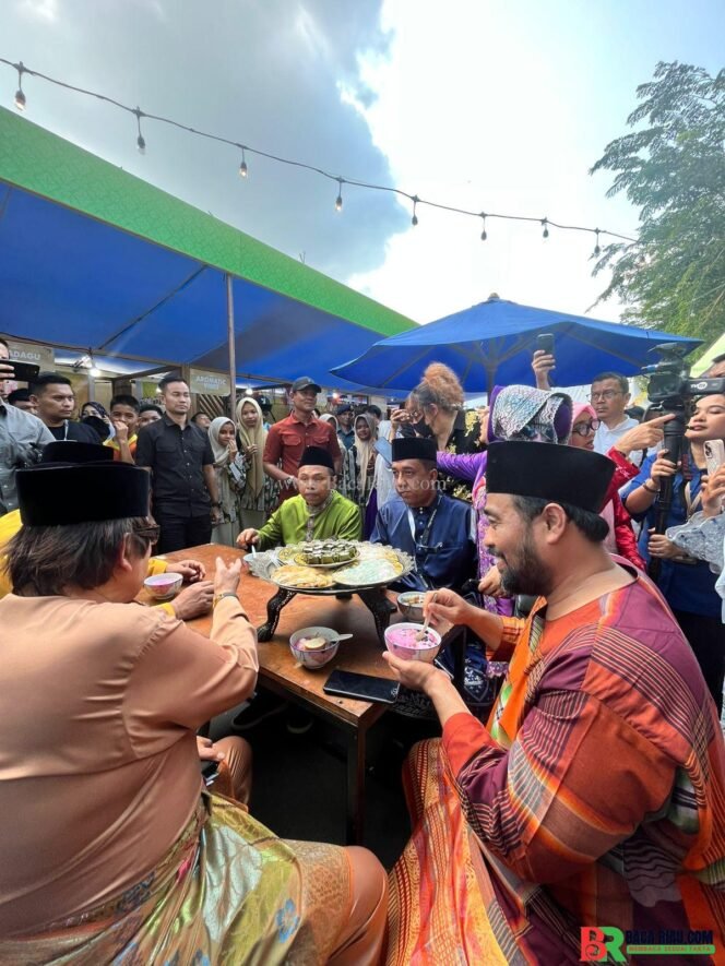 
					LAM Riau Tampilkan UMKM, Ekraf LAMR dan Puan LAMR di Pameran Kampung Melayu HUT Riau ke-68