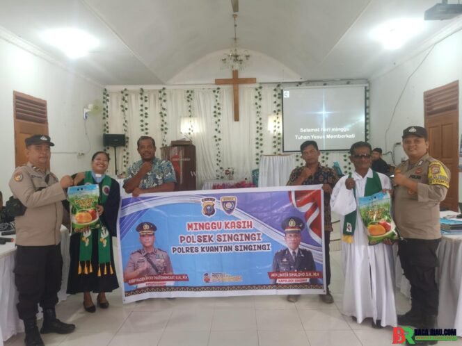 
					Polsek Singingi Laksanakan Minggu Kasih di Gereja Methodist Indonesia Desa Sungai Sirih