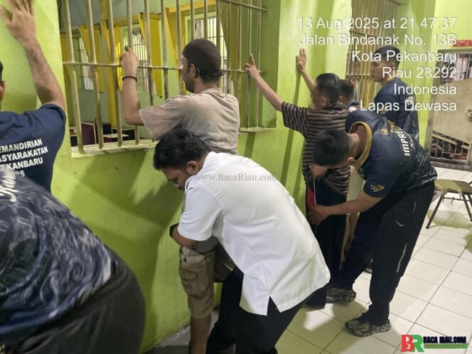 
					Perkuat Upaya Pemberantasan Narkoba dan Alat Komunikasi Ilegal, Lapas Pekanbaru Tingkatkan Intensitas Razia Kamar Hunian Warga Binaan