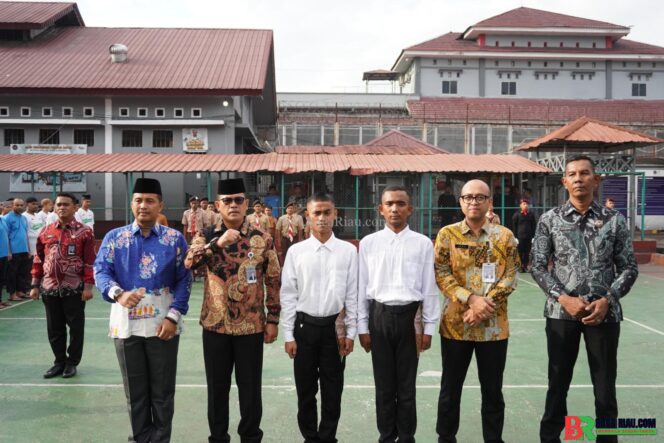 
					Tema Bersatu, Berdaulat, Rakyat Sejahtera, Indonesia Maju Warnai Upacara 17 Agustus di Rutan Pekanbaru