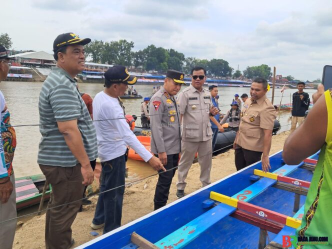 
					Gubernur Riau dan Kapolda Riau Tinjau Persiapan Pengamanan Pacu Jalur Event Nasional 2025 di Kuansing.