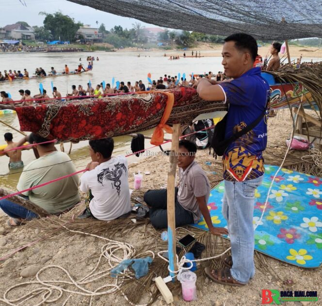 
					Kades Gumanti Peras Keringat dan Banting Tulang Demi Memajukan Desa 