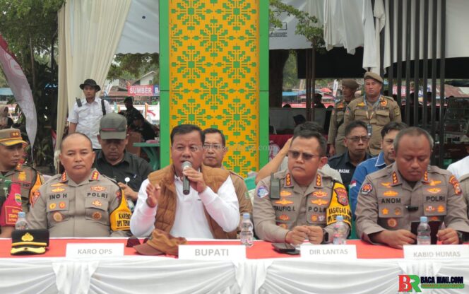 
					Polda Riau Gelar Konferensi Pers Pengamanan Pacu Jalur 2025 di Kuansing