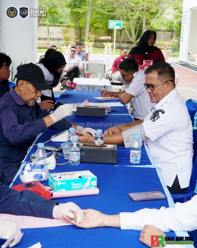 
					Meriahkan HUT RI ke-80, Pegawai Rutan Dumai Lakukan Donor Darah