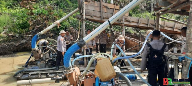 
					Bertekad Jernihkan Sungai Indragiri,Polres Inhu Gelar Razia Peti
