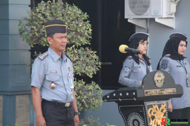 
					Apel Pagi, Pemimpin Apel Tekankan Peningkatan Disiplin Dan Pelaksanaan Tugas Sesuai SOP