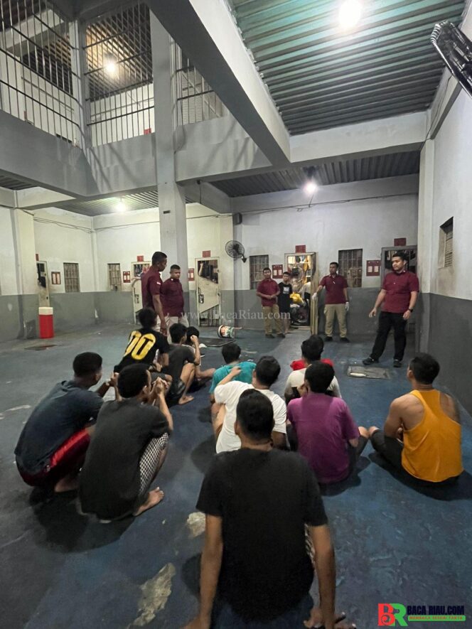 
					Razia Rutin Rutan Pekanbaru, Wujud Pencegahan Dini Gangguan Keamanan