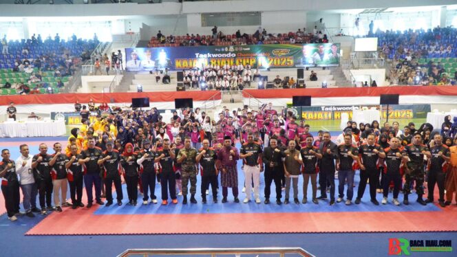 
					Plt.Kajati Riau Resmi Buka Turnamen Taekwondo Kajati Riau Cup II Tahun 2025 