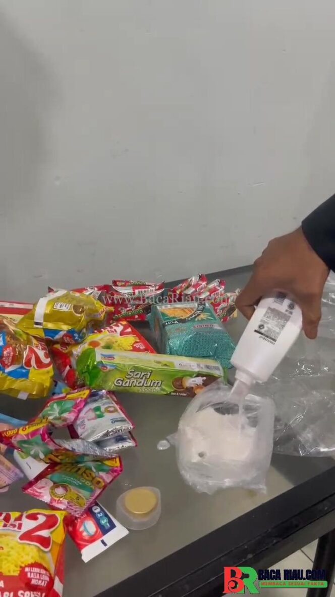 
					Petugas P2U Rutan Pekanbaru Gagalkan Upaya Penyelundupan Narkotika Terselubung dalam Botol Shampo